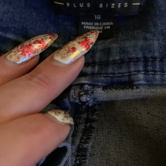 Used Forever 21 jeans 3 buttons size 18 - Picture 3 of 4